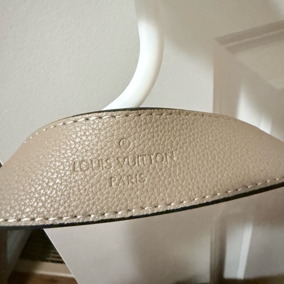 Designer Inspired Shoulder Bag - Picture 4 of 7